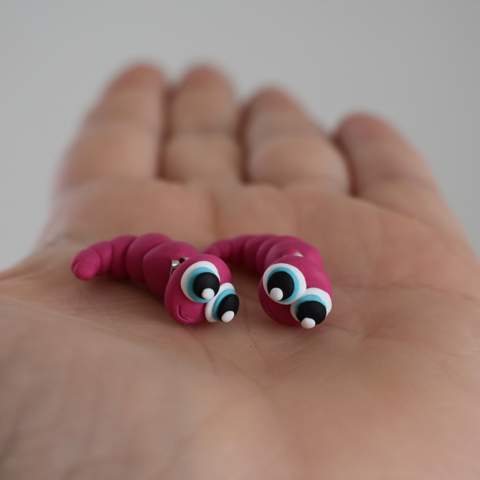Červíci "skrz ucho" růžové - Belusi