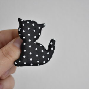 Brož puntíky černá kočka - Belusi