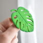 Brož - Monstera